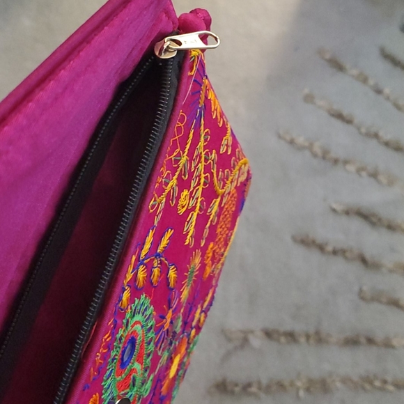 Embroidered purse - Picture 5 of 5